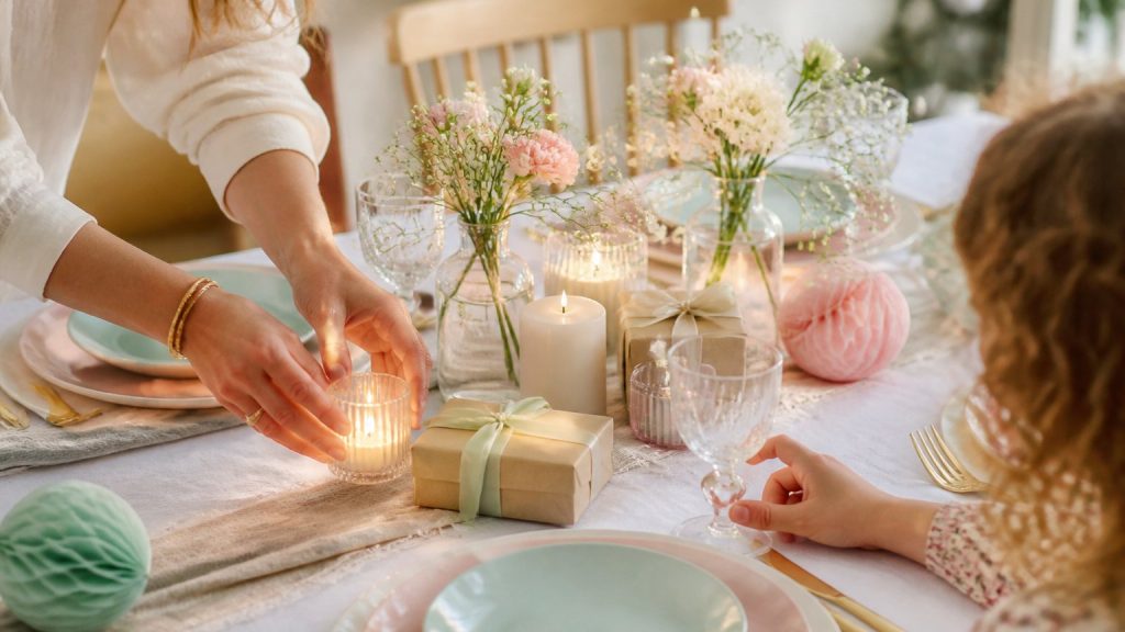 Illustration de Centre de table anniversaire : idées pour enfants et adultes